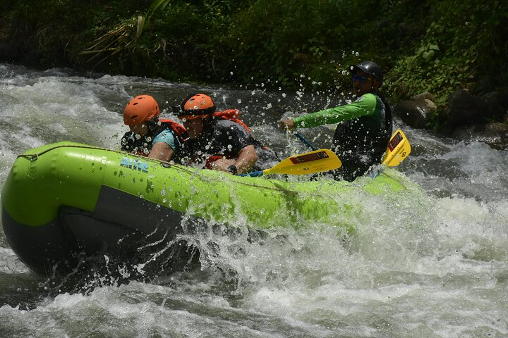 White Water Rafting II and III Maquique Costa Rica La Fortuna - Photo 1 of 12